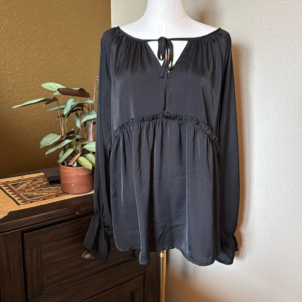 Black Smock blouse with ties
